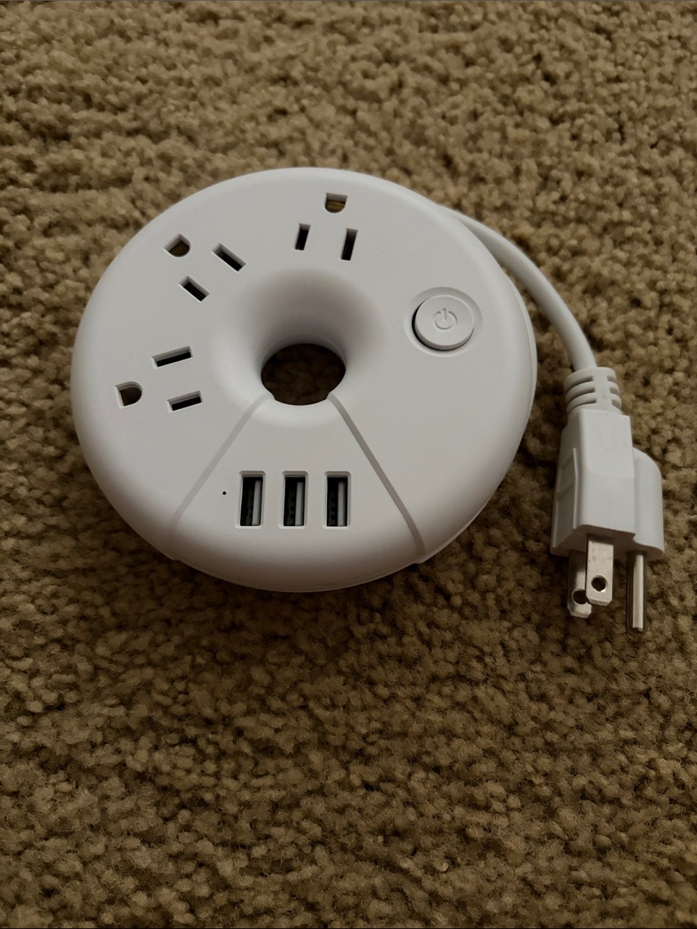 Travel Donut Power Strip with 3 USB Ports and 3 AC ports